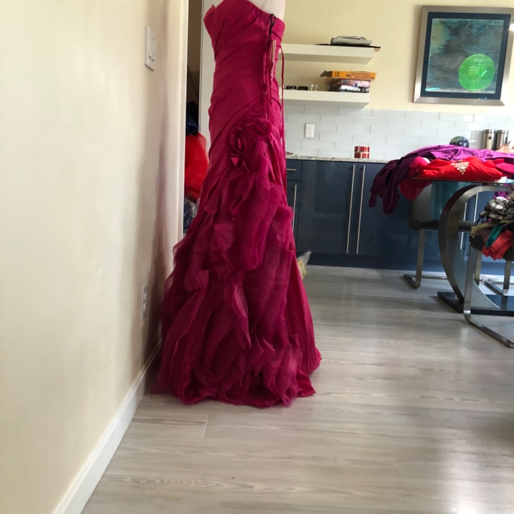 Fuchsia vertical ruffles. - Picture 5 of 10